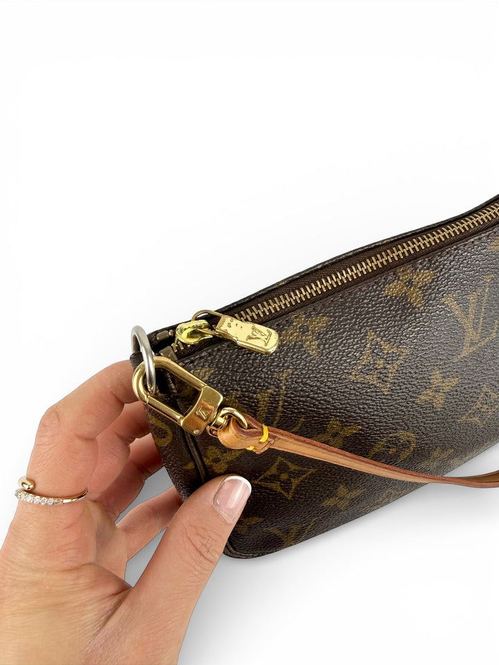 Vintage 1999 Louis Vuitton Classic Pochette Accessoires Handbag